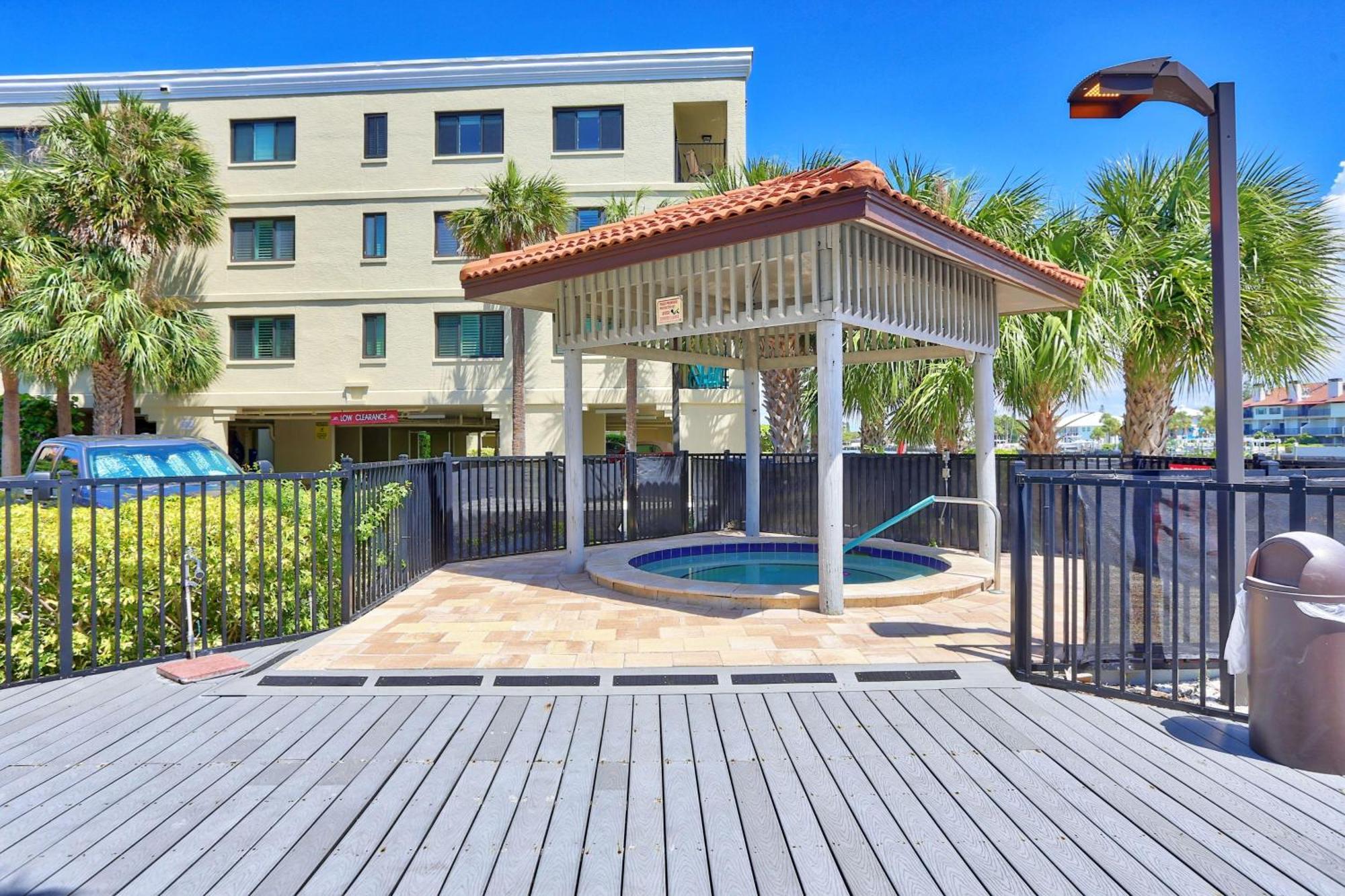 Land'S End 7-306 Beach Front - Premier Villa St. Pete Beach Exterior photo